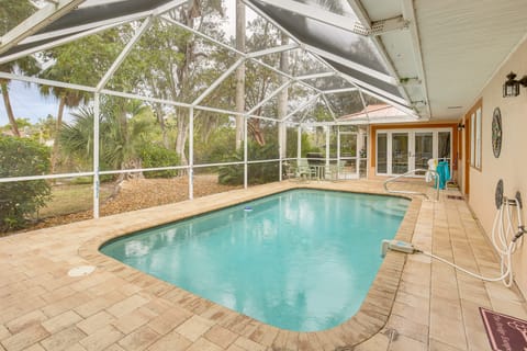 Private Pool & Dock: Riverfront 'Bridge Escape' House in North Fort Myers