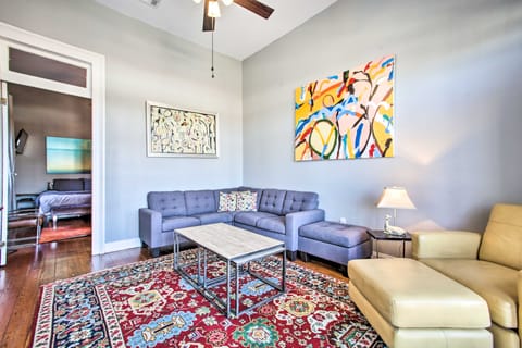 Uptown NOLA Apt on Magazine Street w/ Backyard! Apartment in New Orleans