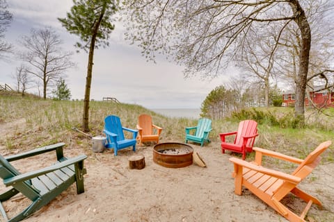 Beachfront Lake Michigan Cottage: Fire Pit & Deck Cottage in Wisconsin