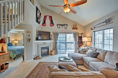 Steamboat Springs Condo w/ Hot Tub & Ski Bus! Apartment in Steamboat Springs