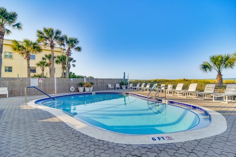 Waterfront Condo w/ Patio & Pool on Madeira Beach! Apartment in Madeira Beach
