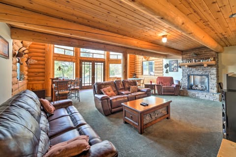 Walk to Table Rock Lake: Spacious Home w/ Deck! House in Table Rock Lake