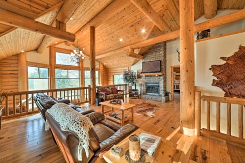 Walk to Table Rock Lake: Spacious Home w/ Deck! House in Table Rock Lake