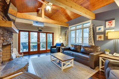 Lakefront Butler Home w/ Hot Tub & Fire Pit! House in Watauga Lake