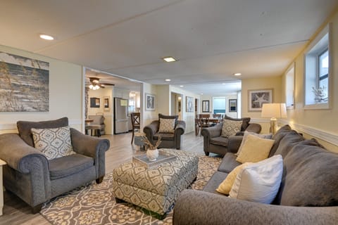 Walk to Ocean: Surfside Beach Home w/ Pool Access House in Surfside Beach