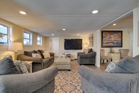 Walk to Ocean: Surfside Beach Home w/ Pool Access House in Surfside Beach