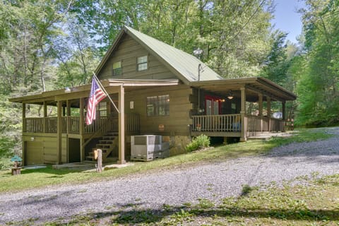 Large Mountain Creek! Cabin in Tellico Plains House in Tennessee
