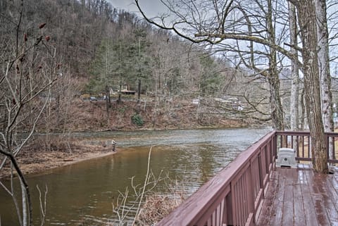 Riverfront Elkins Home w/ Fireplace & Deck! House in Shenandoah Valley