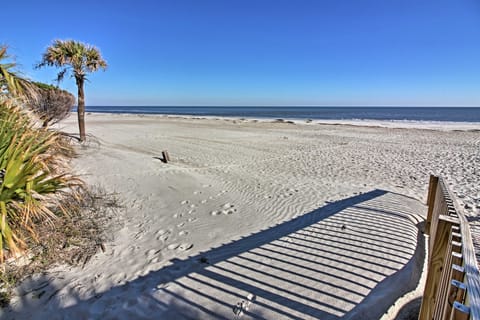 Long-Term Stays Welcome: HH Island Resort Condo Apartment in Hilton Head Island