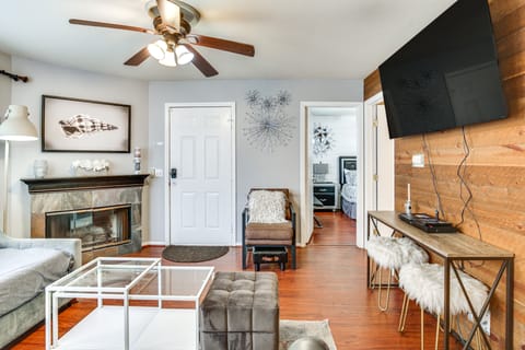 Walk to Beach: San Diego Hideaway w/ Patio House in Ocean Beach