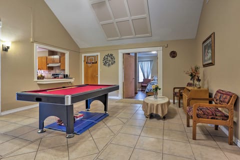 Dripping Springs Home w/ Deck, Near Wedding Venue House in Rio Grande