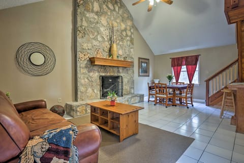 Dripping Springs Home w/ Deck, Near Wedding Venue House in Rio Grande