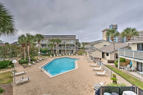 Convenient PCB Condo w/ Pool Access: Walk to Beach Apartment in Lower Grand Lagoon