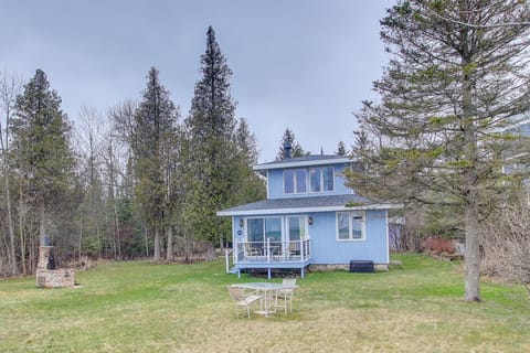 Serene Lakefront Baileys Harbor Home w/ Deck! House in Door County