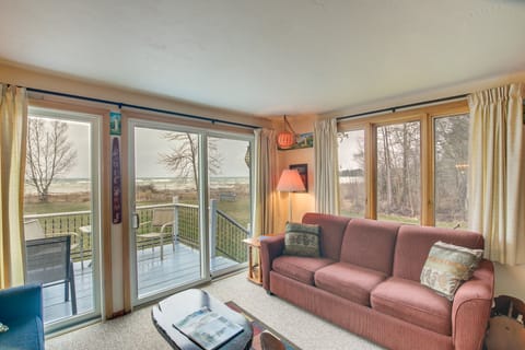 Serene Lakefront Baileys Harbor Home w/ Deck! House in Door County