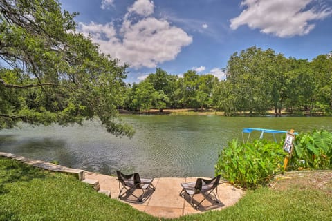 Round Rock Lakefront Home w/ Water Toys & Fire Pit House in Cedar Park