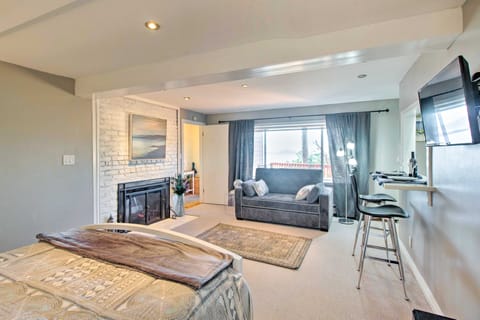 Walk to Keller Beach: Waterfront Studio w/ Hot Tub Apartment in Point Richmond