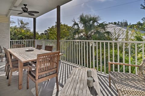 Walk to Shore: Holmes Beach Home w/ Pool & Hot Tub House in Holmes Beach
