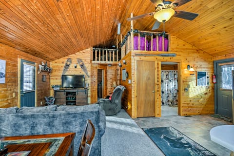 Cozy Manistique Cabin w/ Deck, Grill & Fire Pit! House in Wisconsin