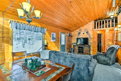 Cozy Manistique Cabin w/ Deck, Grill & Fire Pit! House in Wisconsin