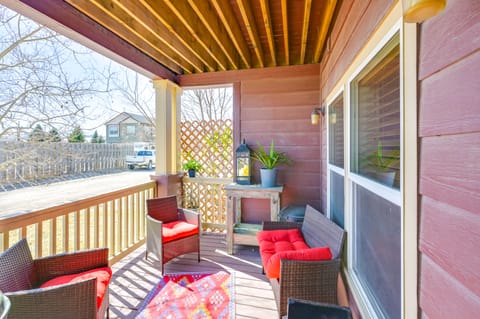 Walk to Main St! Ennis Townhome w/ Balcony Apartment in Ennis