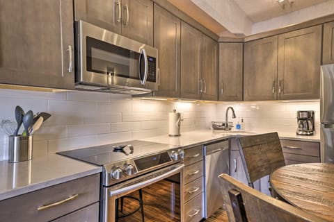 Steps to Ski Shuttle! Frisco Condo w/ Indoor Pool Apartment in Frisco