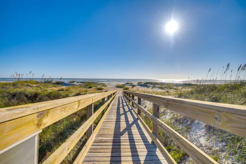 Steps to Beach! St Augustine Condo w/ Resort Perks Apartment in Saint Augustine Beach