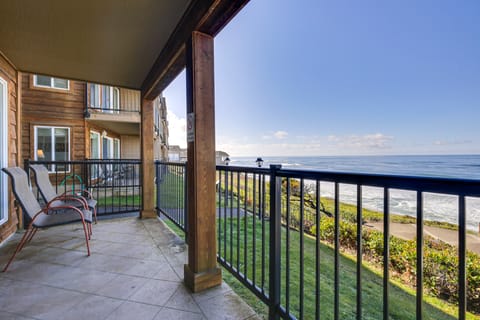 Cozy Oregon Resort Condo - Steps to Lincoln Beach! Apartment in Lincoln Beach