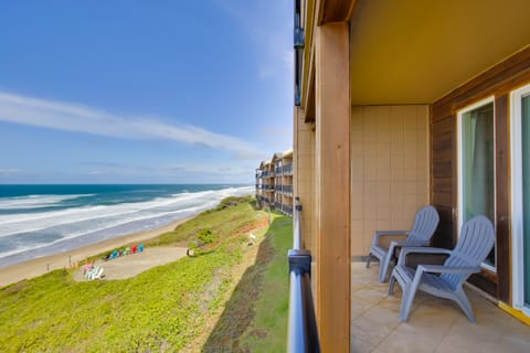 Lincoln City Vacation Rental w/ Pool & Ocean Views Apartment in Lincoln Beach