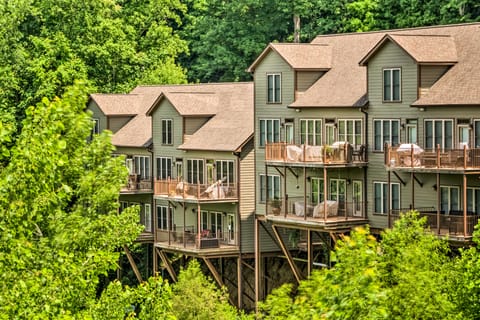 Center Hill Lake Rental: Steps to Hurricane Marina Apartment in Center Hill Lake