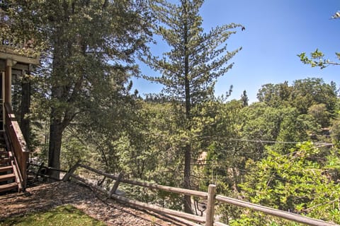 5 Mi to Lake Arrowhead Village: Cabin w/ Game Room House in Lake Arrowhead