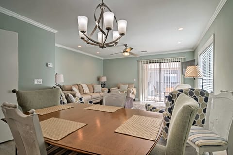 Updated Hilton Head Condo: Balcony, Walk to Beach Apartment in Hilton Head Island