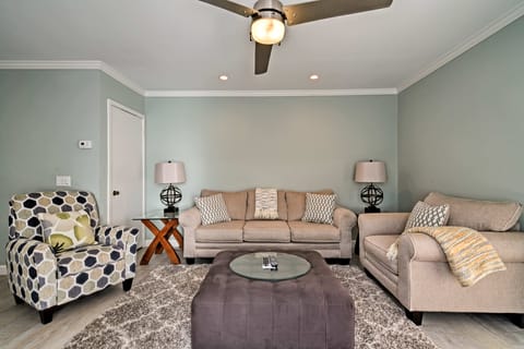 Updated Hilton Head Condo: Balcony, Walk to Beach Apartment in Hilton Head Island