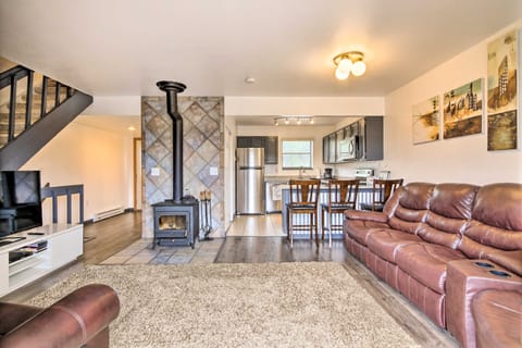 Near Lake Granby: Grand Lake Townhome w/ Views Apartment in Rocky Mountain National Park