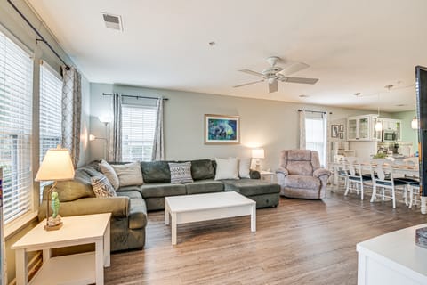 6 Mi to Boardwalk: 'Mana-Tee Place' Resort Escape Apartment in Carolina Forest