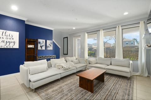 4 Mi to Dtwn: Home w/ Pool Access in Sanford Apartment in Sanford