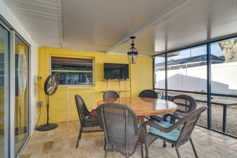 4 Mi to Dog Beach: Largo Home w/ Pool & Hot Tub! House in Largo