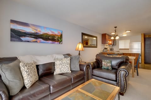 Winter Park Condo w/ Hot Tubs, 4 Mi to Ski Resort! Apartment in Fraser