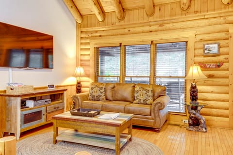 Pigeon Forge Vacation Rental: 1 Mi to Dollywood House in Pigeon Forge