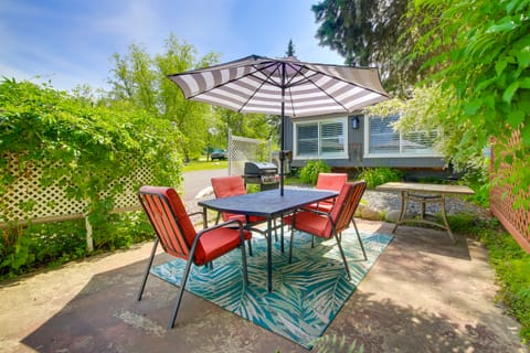 17 Mi to Schweitzer Mtn: All-Season Retreat! House in Sagle