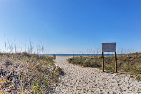 Walk to Hilton Head Island Beach: Villa w/ Balcony Villa in South Forest Beach