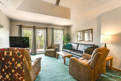 Cozy Branson Townhome 1 Mi to Silver Dollar City! Apartment in Table Rock Lake