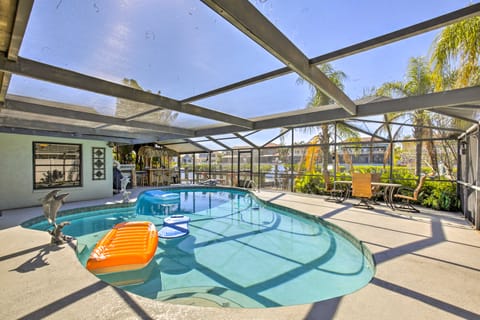 Solar-Heated Pool! Tropical Apollo Beach Hideaway House in Apollo Beach