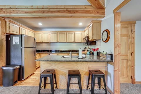 Ski Shuttle & Mountain Views: Keystone Resort Home Apartment in Keystone