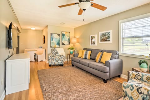 Charming Home w/ Porch: Walk to Greers Ferry Lake! House in Higden