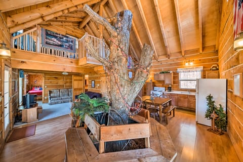 Secluded Spragueville Cabin by ATV Trails & River! House in Iowa