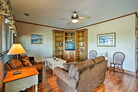 Private Dock w/ Lift: Waterfront New Orleans Home! House in Ninth Ward