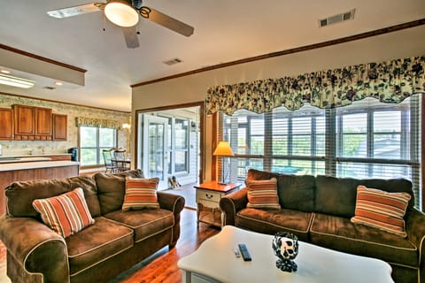 Private Dock w/ Lift: Waterfront New Orleans Home! House in Ninth Ward