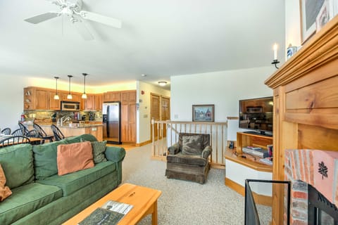 Inviting Ski-in/Ski-out Condo at Jay Peak Resort! Apartment in Jay