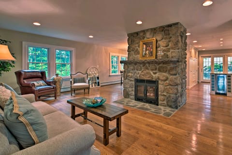 Waterfront Harveys Lake House w/ Private Dock! House in Luzerne County